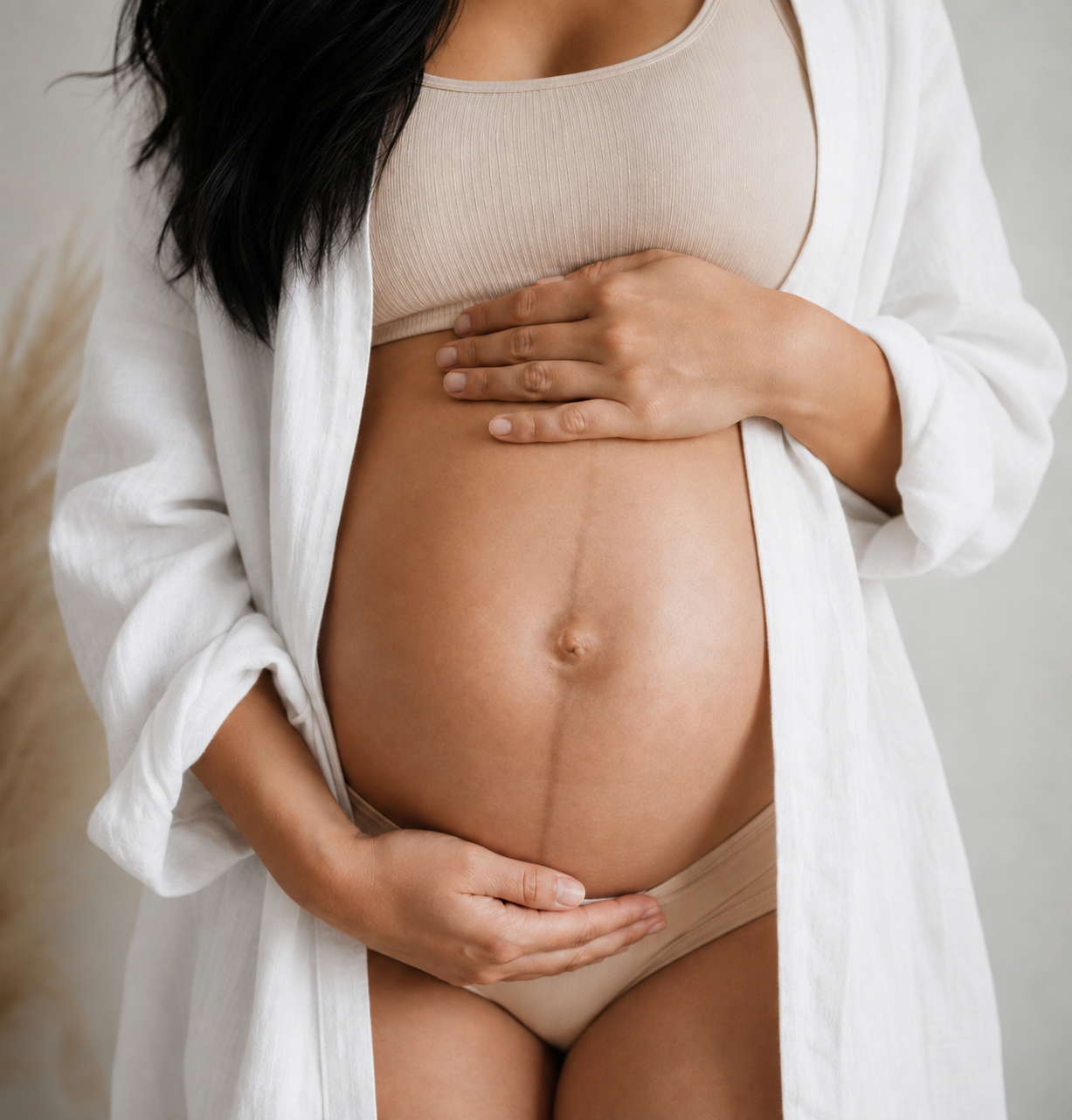 What Is That Dark Line on Your Pregnancy Belly? Meet the Linea Nigra